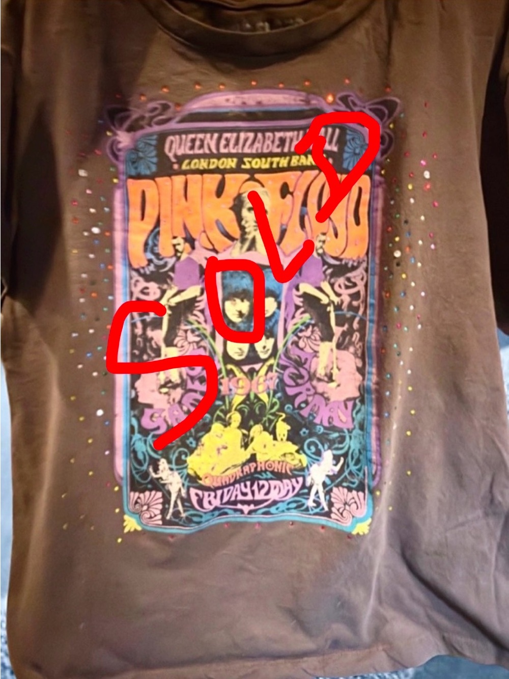 SOLD ❌ Pink Floyd Band T-Shirt. 1 of a kind. Dazzling Crystals. Ptp 22” L/XL